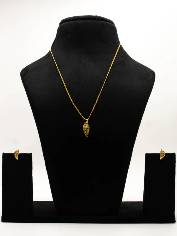 Gold_Plated_AD_Neckles_Set_with_Earings