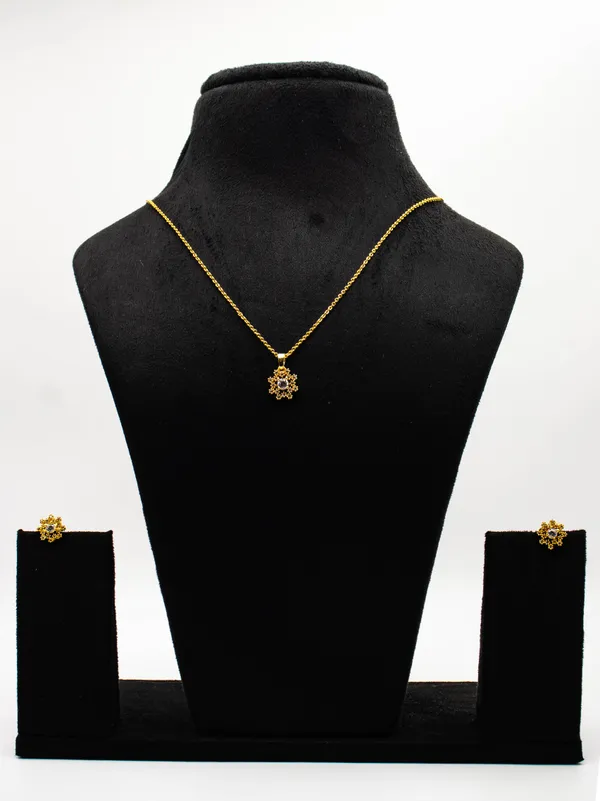 Gold_Plated_AD_Neckles_Set_with_Earings