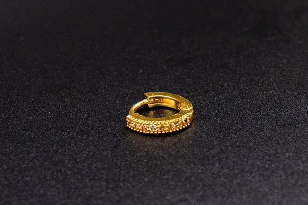 24_Karat_Gold_Nose_Pin_For_Women
