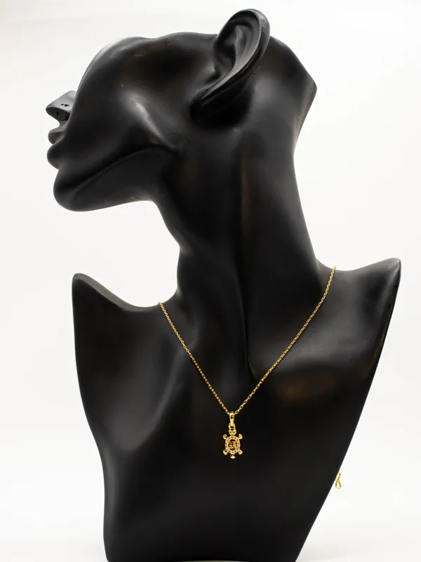 Gold_Tone_Pendant_With_16_In_Chain_For_Women