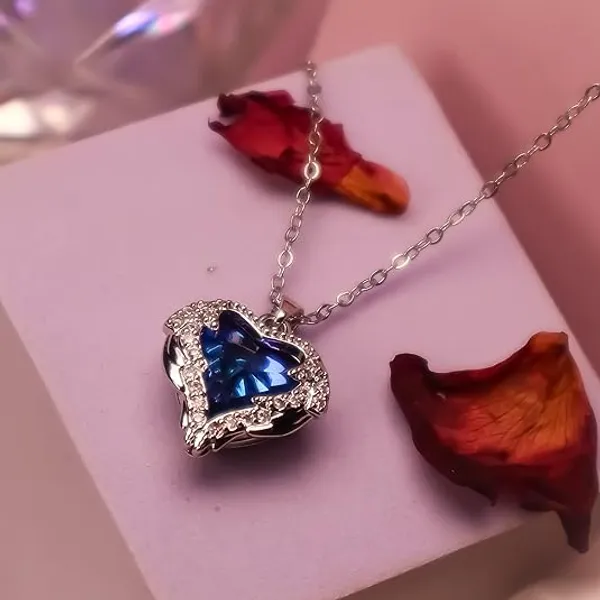 Silver_Blue_Stainless_Steel_Pendant_Necklace