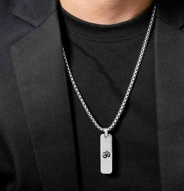 Silver_Stainless_Steel_Pendant_Necklace