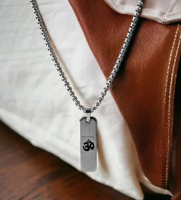 Silver_Stainless_Steel_Pendant_Necklace
