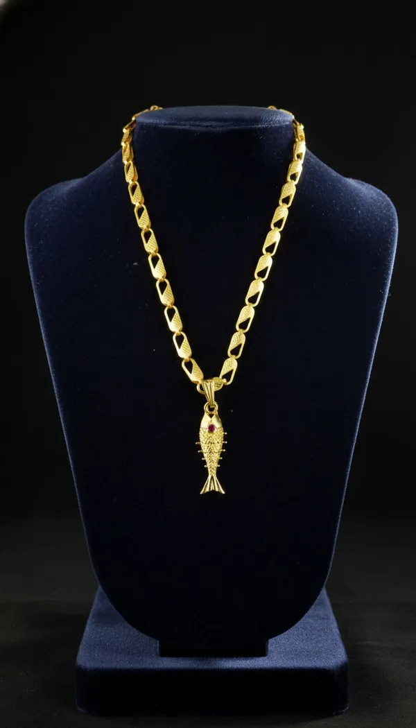 Gold_Stainless_Steel_Fish_Pendant_Necklace