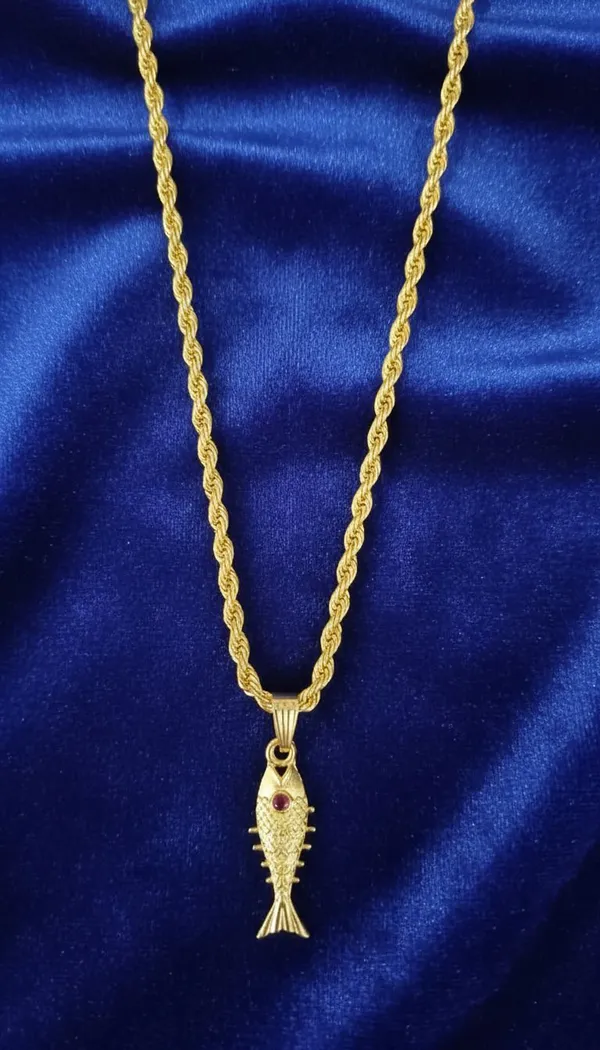 Gold_Stainless_Steel_Fish_Pendant_Necklace