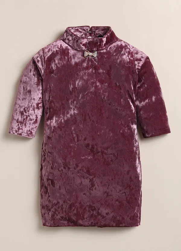 Maroon_Velvet_Sequin_Kurta_With_Pants_And_Sling_Bag_For_Girls