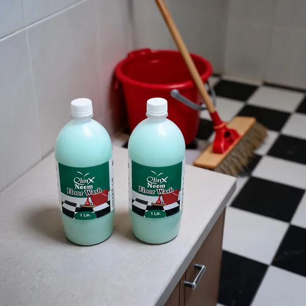 Qlinx_Neem_Extract_Disinfectant_Floor_Cleaner_1L_Pack_Of_2