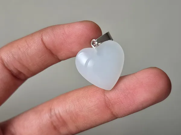 White_Sodalite_Heart_Shaped_Gemstone_Pendant_For_Men