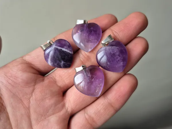 Purple_Amethyst_Heart_Shaped_Gemstone_Pendant_For_Men