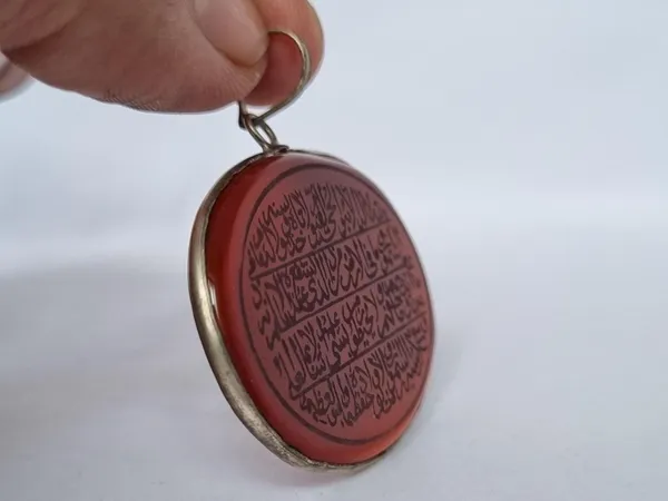 Red_Agate_Stone_Ayatul_Kursi_Engraved_Pendant_For_Men