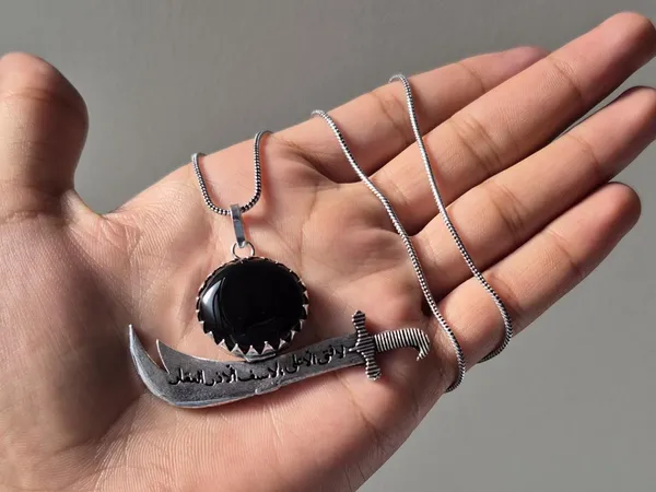 Black_Agate_Zulfiqar_Sword_Islamic_Pendant_For_Men