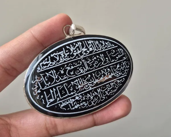 Black_Agate_Stone_Ayatul_Kursi_Engraved_Pendant_For_Men
