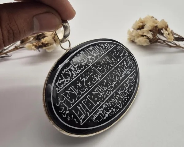 Black_Agate_Stone_Ayatul_Kursi_Engraved_Pendant_For_Men