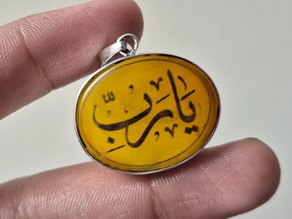 Yellow_Agate_Silver_Ya_Rabbi_Engraved_Pendant_For_Men