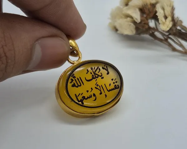 Yellow_Agate_Gold_Plated_Islamic_Calligraphy_Pendant_For_Men