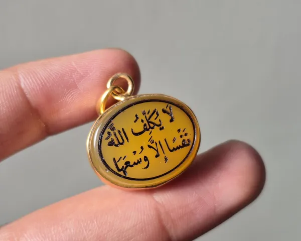 Yellow_Agate_Gold_Plated_Islamic_Calligraphy_Pendant_For_Men