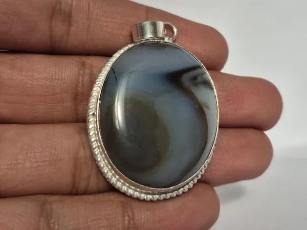 Grey_Blue_Lace_Agate_Handcrafted_Pendant_For_Men