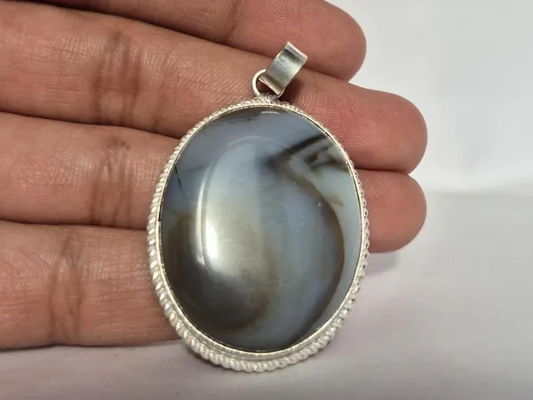 Grey_Blue_Lace_Agate_Handcrafted_Pendant_For_Men