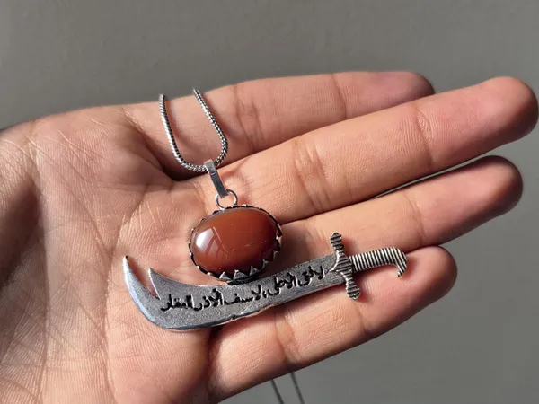 Maroon_Agate_Stone_Zulfiqar_Sword_Islamic_Pendant_For_Men