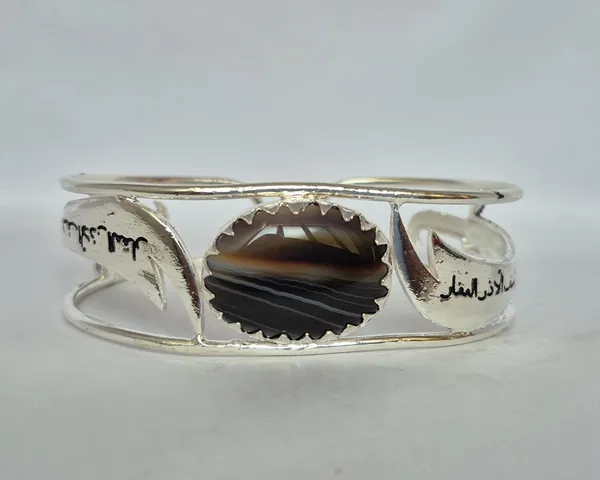 Black_And_Silver_Agate_Zulfiqar_Sword_Engraved_Adjustable_Bracelet_Unisex