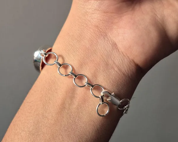 Maroon_Agate_Brass_Arabic_Calligraphy_Engraved_Bracelet_For_Unisex