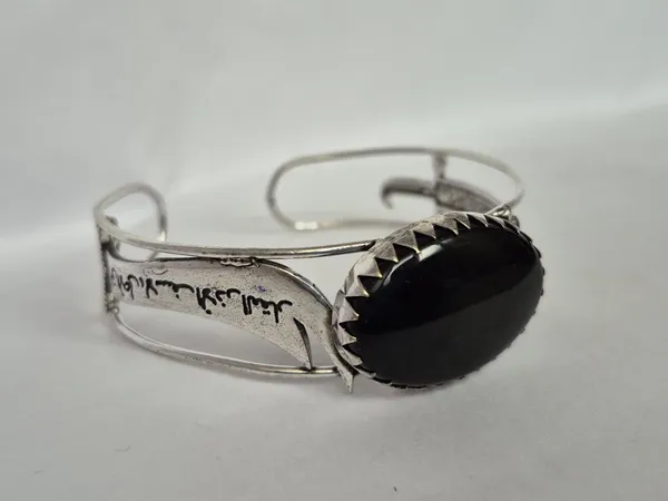 Black_Agate_Silver_Plated_Zulfiqar_Sword_Bangle_For_Unisex