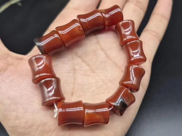 Maroon_Carnelian_Agate_Stretchable_Beads_Bracelet_For_Unisex