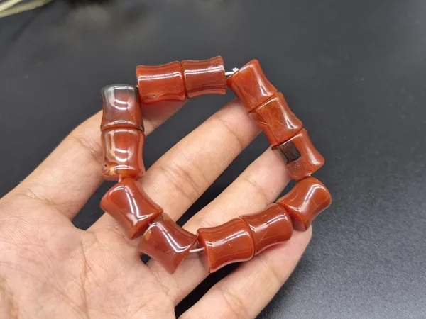 Maroon_Carnelian_Agate_Stretchable_Beads_Bracelet_For_Unisex