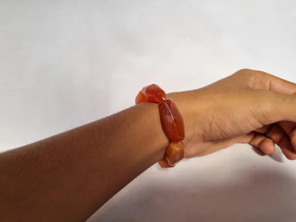 Maroon_Carnelian_Agate_Beaded_Bracelet_For_Unisex