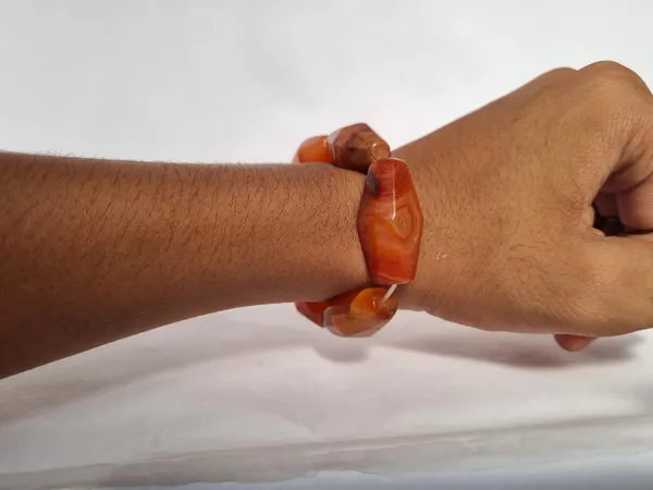 Maroon_Carnelian_Agate_Beaded_Stone_Bracelet_For_Unisex