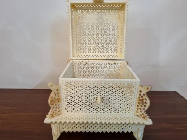 White_Camel_Bone_Jali_Work_Engraved_Mughal_Jewelry_Box