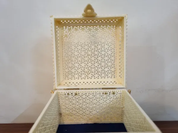 White_Camel_Bone_Jali_Work_Engraved_Mughal_Jewelry_Box