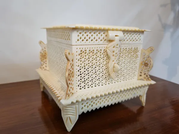 White_Camel_Bone_Jali_Work_Engraved_Mughal_Jewelry_Box