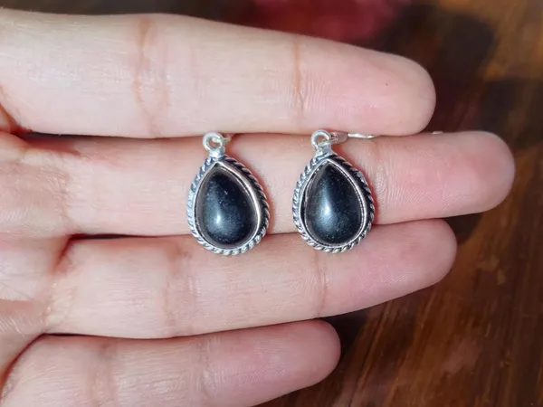 Black_Onyx_Stone_Teardrop_Earrings_For_Women