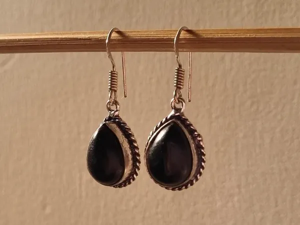 Black_Onyx_Stone_Teardrop_Earrings_For_Women