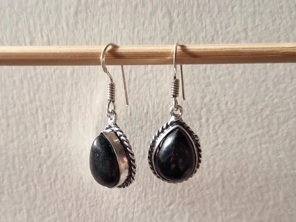 Black_Onyx_Stone_Teardrop_Earrings_For_Women