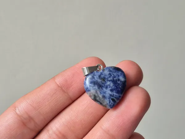 Purple_Sodalite_Heart_Shaped_Gemstone_Pendant_For_Men