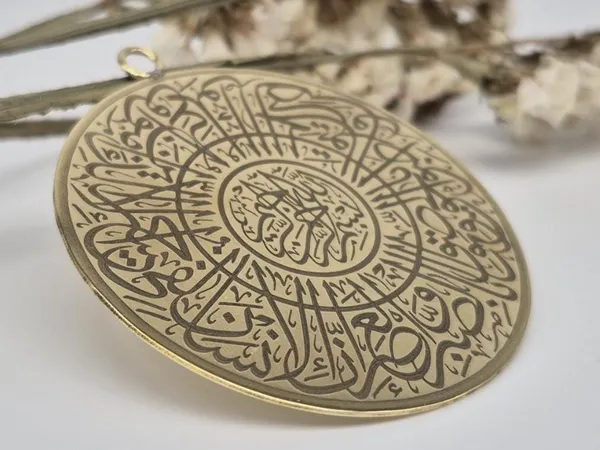 Gold_Brass_Surah_Al-Asr_Arabic_Calligraphy_Pendant_For_Men