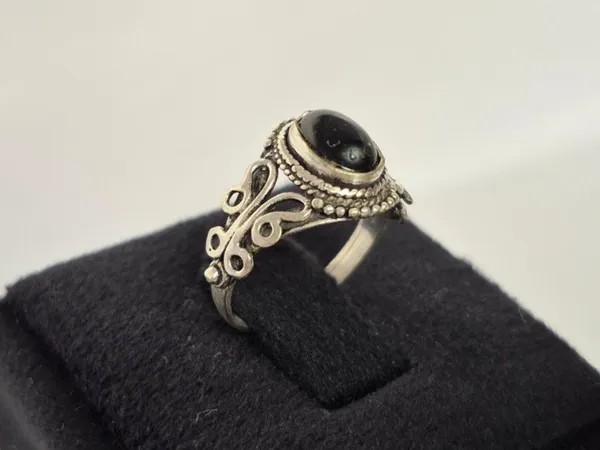 Black_Onyx_Stone_Handcrafted_Ring_For_Men