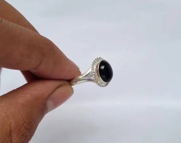 Black_Onyx_Stone_Handcrafted_Ring_For_Women