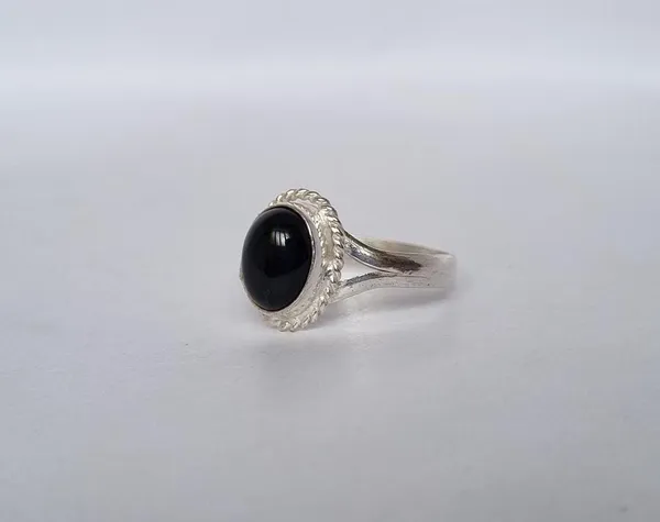 Black_Onyx_Stone_Handcrafted_Ring_For_Women