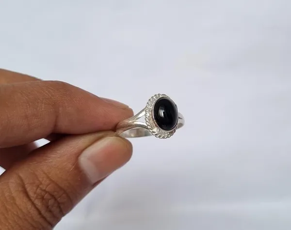 Black_Onyx_Stone_Handcrafted_Ring_For_Women