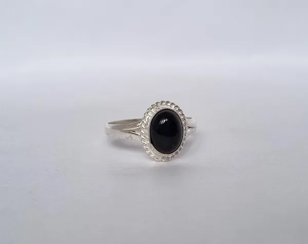 Black_Onyx_Stone_Handcrafted_Ring_For_Women