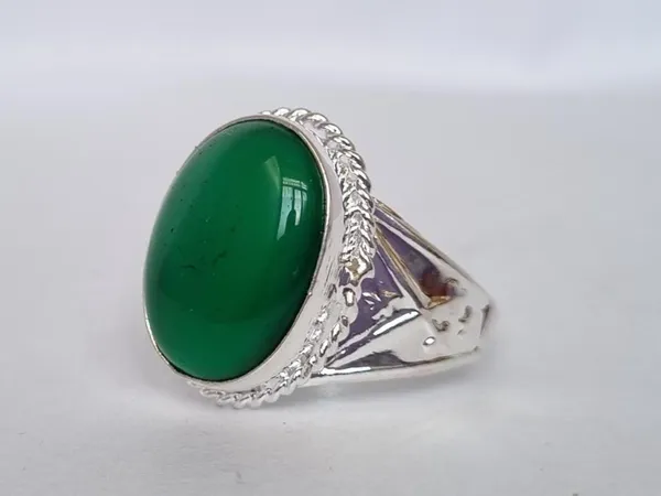 Green_Onyx_White_Metal_Sword_Design_Gemstone_Ring_For_Men