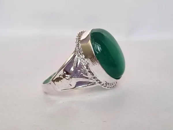 Green_Onyx_White_Metal_Sword_Design_Ring_For_Men