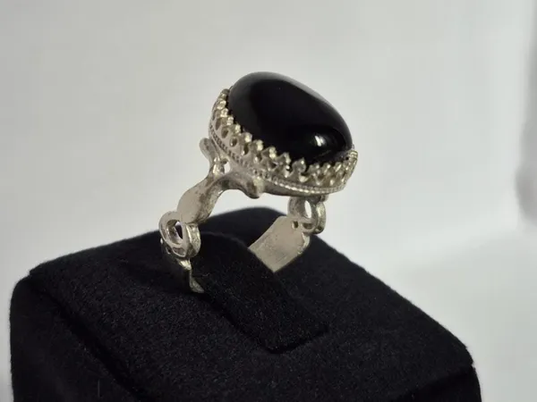 Black_Onyx_Stone_Handcrafted_Gemstone_Ring_For_Men