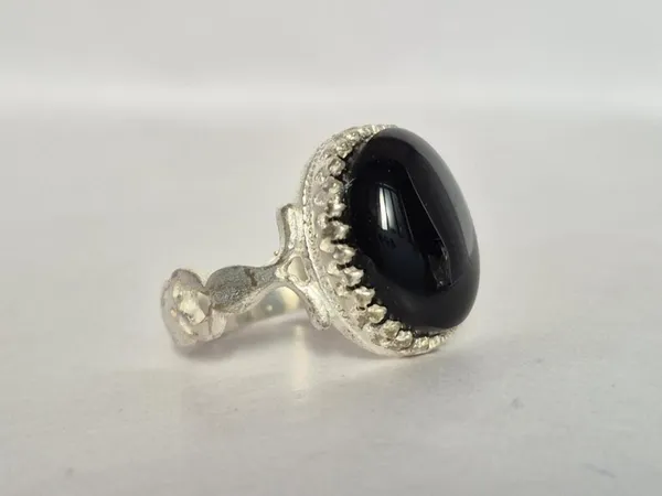 Black_Onyx_Stone_Handcrafted_Gemstone_Ring_For_Men