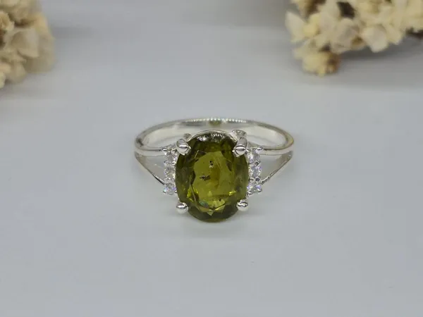 Green_Peridot_Sterling_Silver_Oval_Gemstone_Ring_For_Men