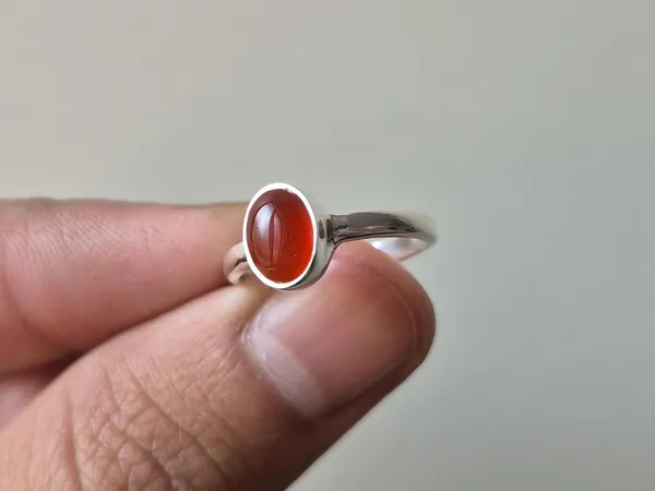 Red_Carnelian_Agate_(Aqeeq)_925_Sterling_Silver_Oval_Cabochon_Ring_For_Men
