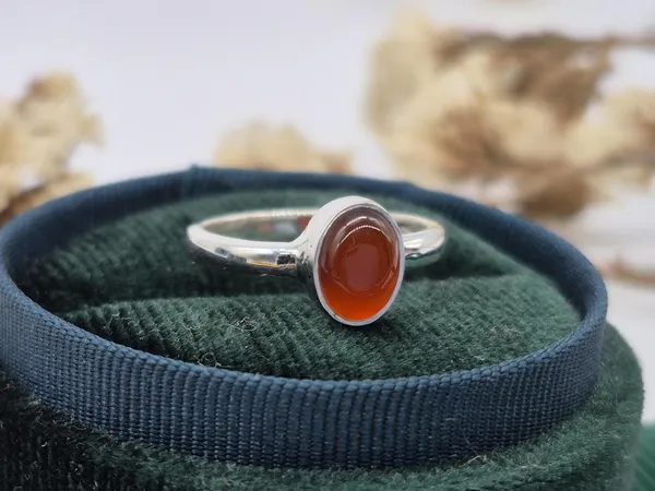 Red_Carnelian_Agate_(Aqeeq)_925_Sterling_Silver_Oval_Cabochon_Ring_For_Men